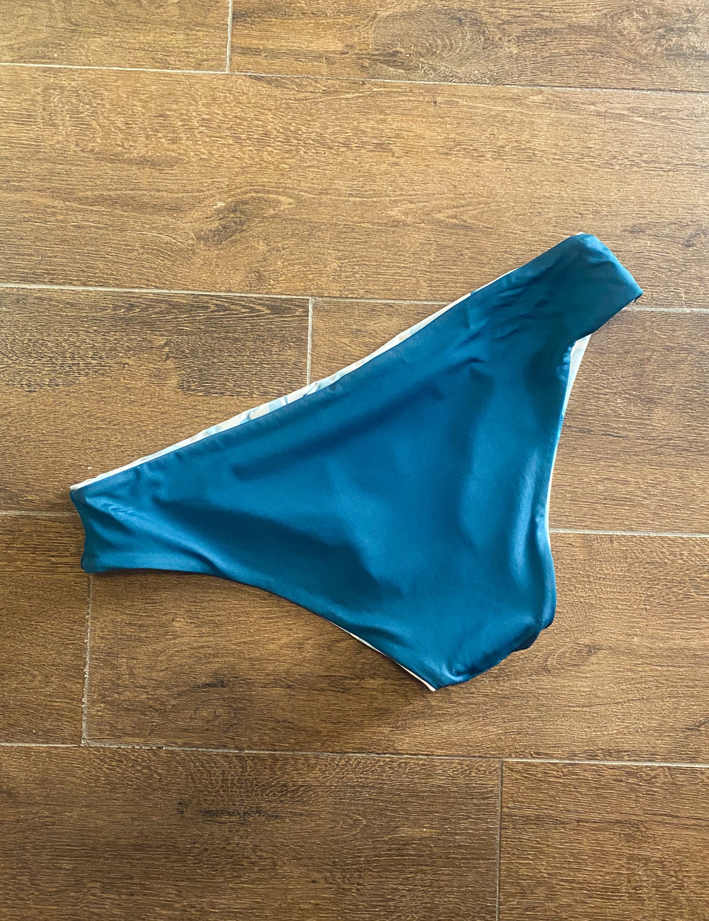 Blossom Bottom - High Summer - L