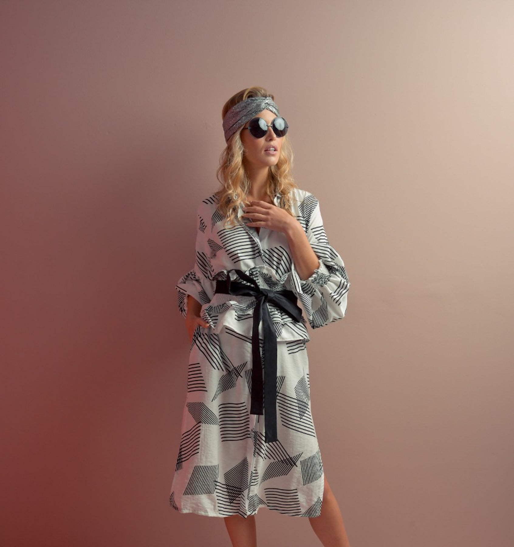 Vestido Con Fajón Enresortado En Popelina