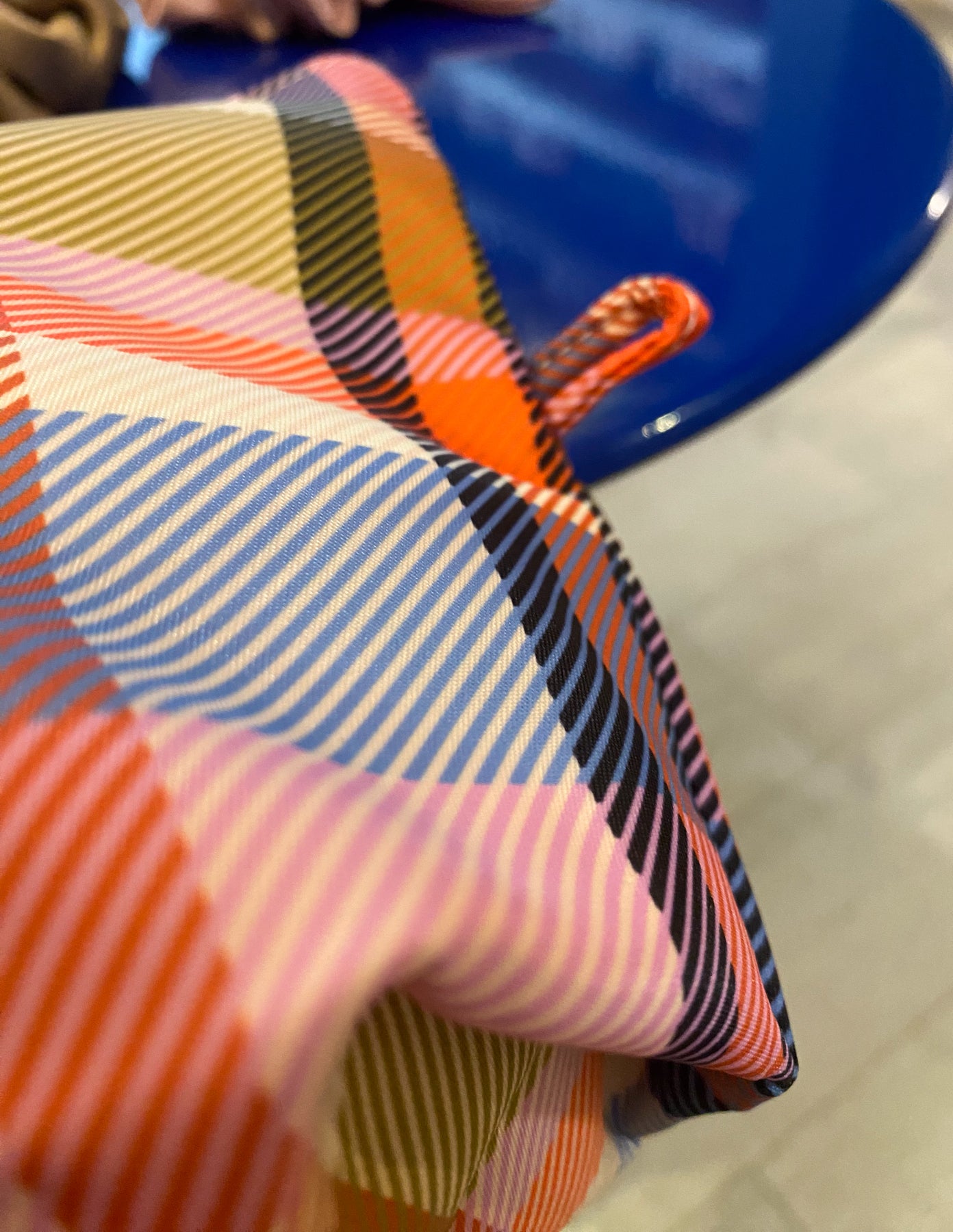 Enameled Mango Wood + Gingham Pattern Tray Set