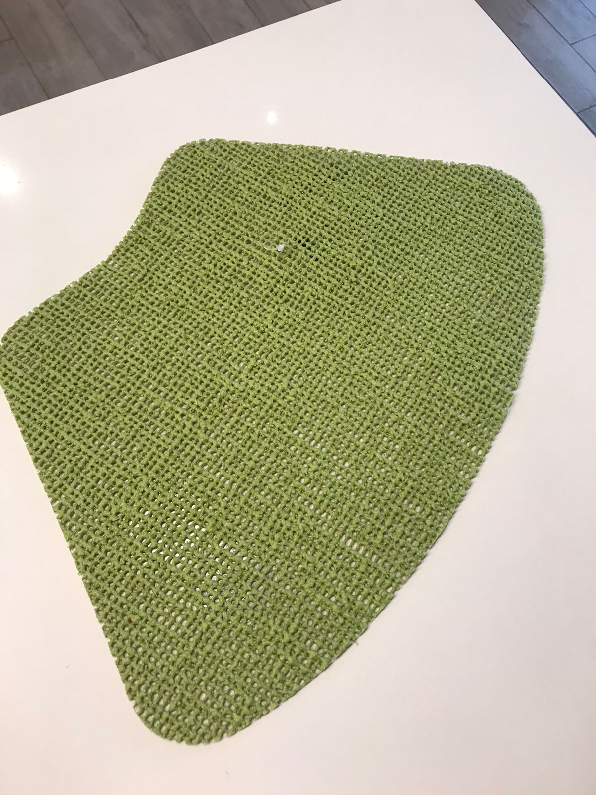 MESH WEDGE PLACEMATS - GREEN - INDIVIDUAL