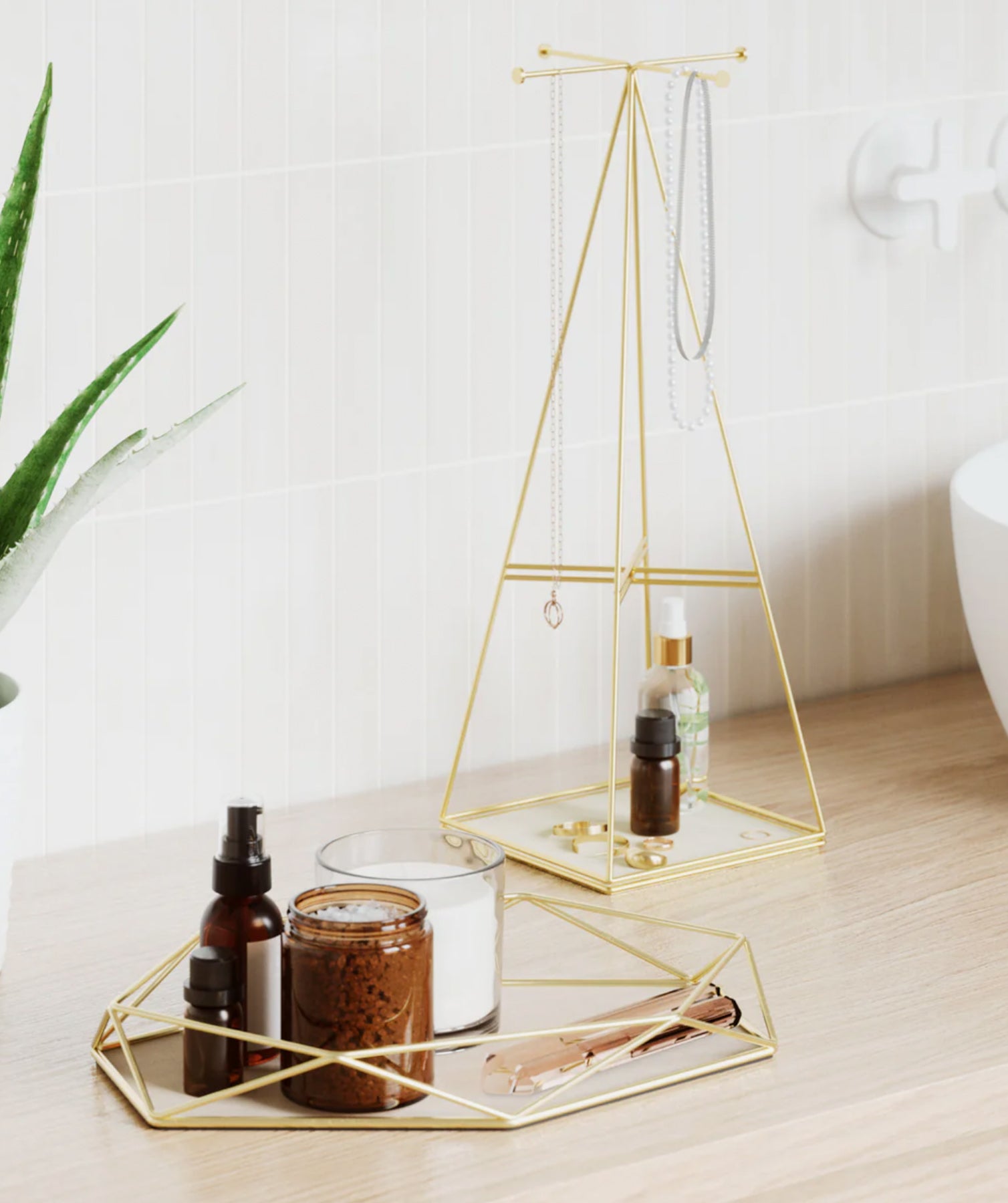 Prisma Jewelry Stand - Gold