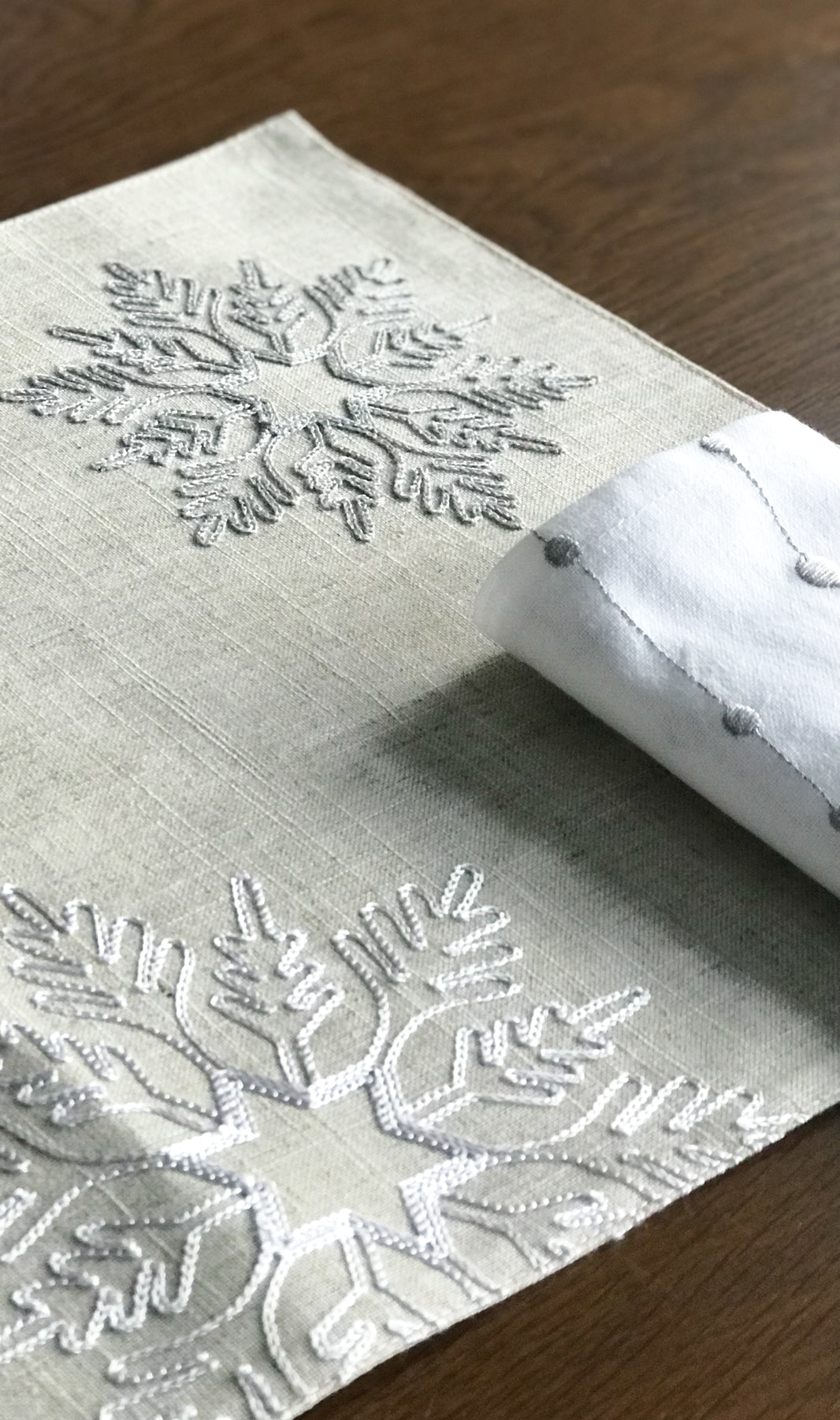 Natural - White and Silver Snowflakes