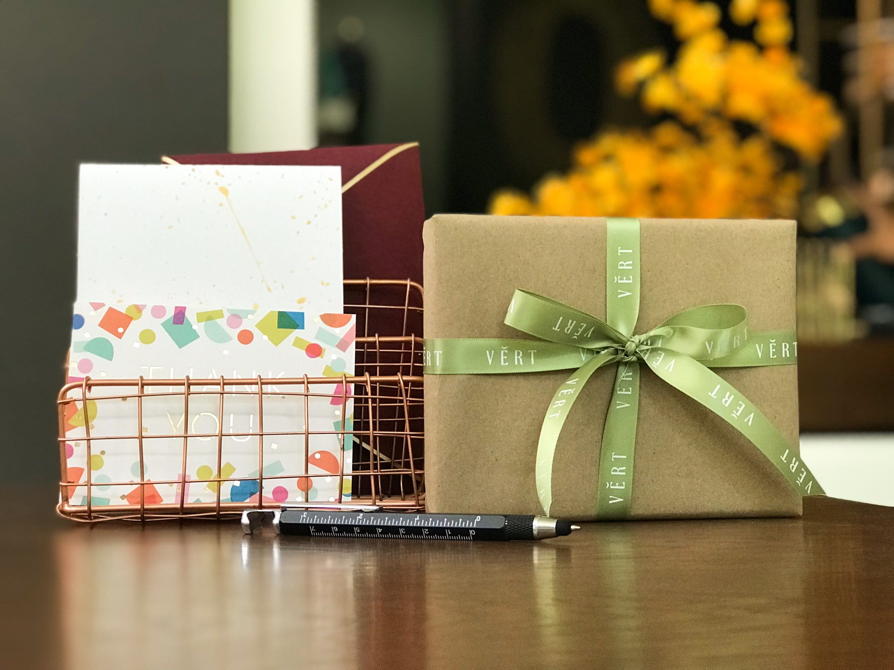 Cabo Desk/ Letters Organizer